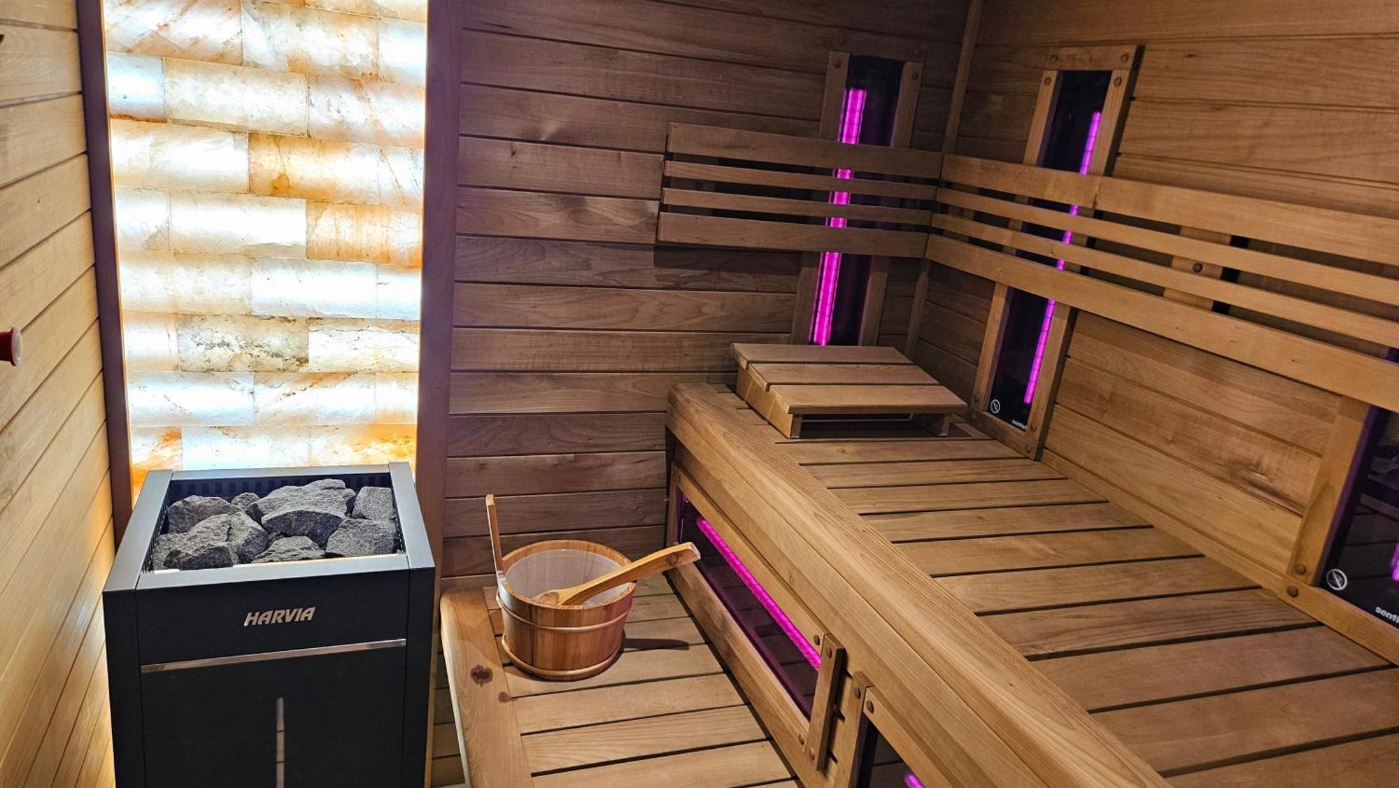 Apartamenty Komarno 46 Jacuzzi&Sauna المظهر الخارجي الصورة