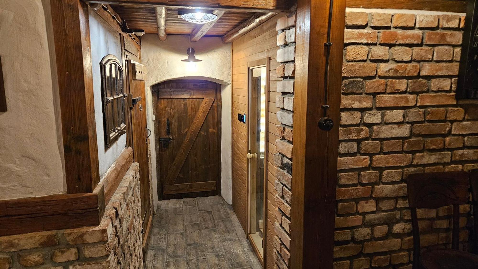 Apartamenty Komarno 46 Jacuzzi&Sauna المظهر الخارجي الصورة