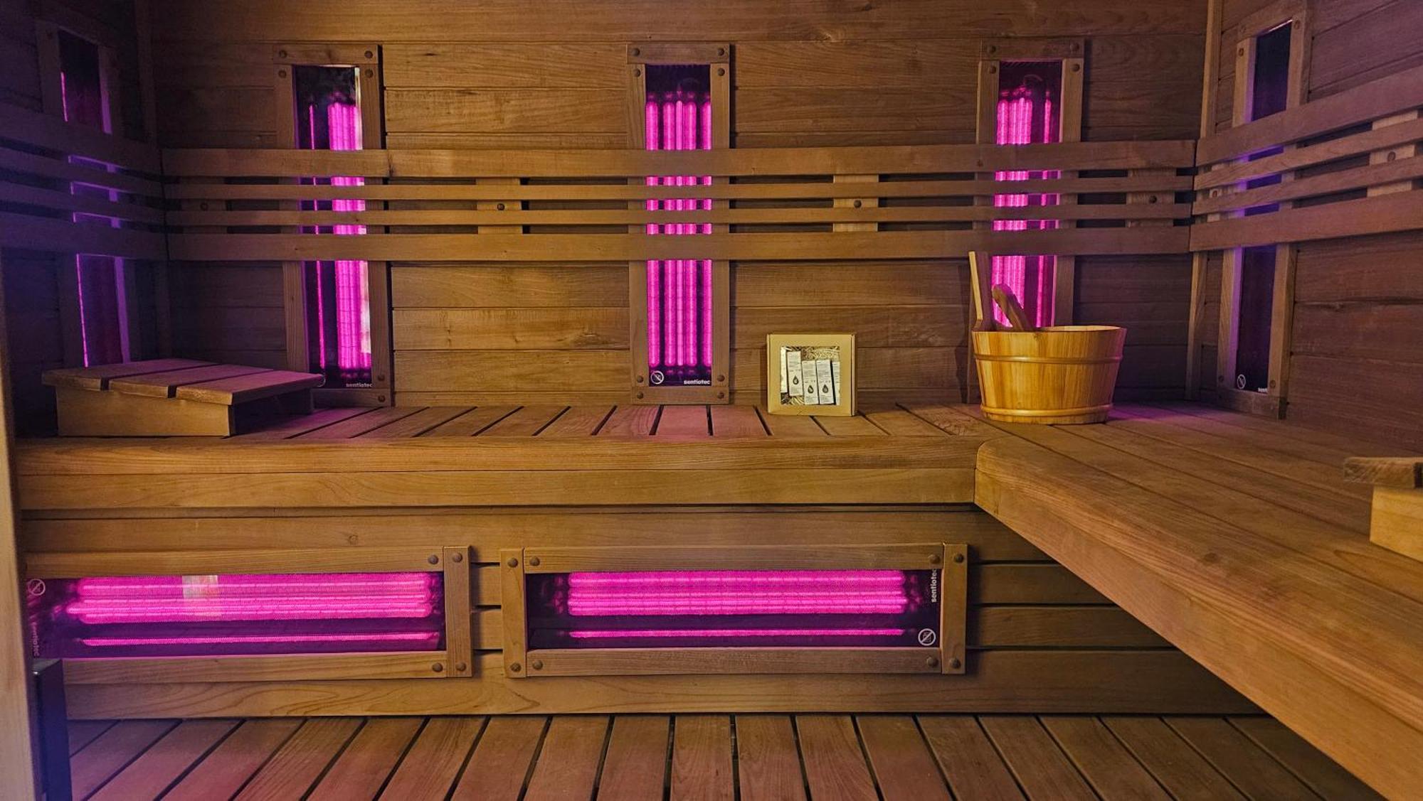 Apartamenty Komarno 46 Jacuzzi&Sauna المظهر الخارجي الصورة
