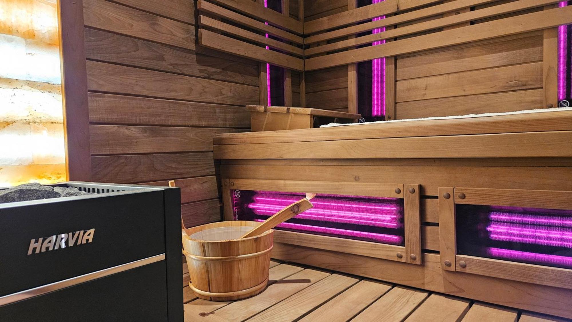 Apartamenty Komarno 46 Jacuzzi&Sauna المظهر الخارجي الصورة